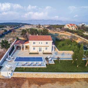 Novalja: luksuzna vila s bazenom, Škuncini stani