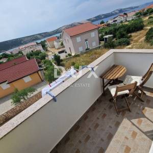 NOVALJA, PAG - Namještena novogradnja s pogledom na more
