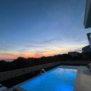 NOVALJA - ŠKUNCINI STANI, VILA 238.96 M2, POGLED NA MORE