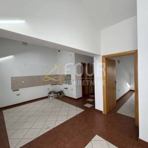 Novi Vinodolski, 158.54m2, u naravi 2 stana, 2 balkona, 50m od mora!