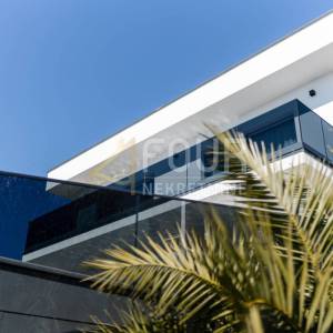 Novi Vinodolski, 391.72m2, vila s bazenom, saunom i pogledom na more, blizina plaže!