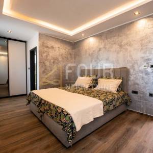 Novi Vinodolski, 391.72m2, vila s bazenom, saunom i pogledom na more, blizina plaže!