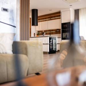 Novi Vinodolski, 391.72m2, vila s bazenom, saunom i pogledom na more, blizina plaže!