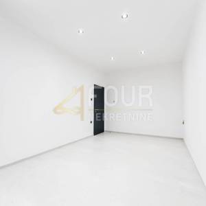 Novi Vinodolski, 391.72m2, vila s bazenom, saunom i pogledom na more, blizina plaže!