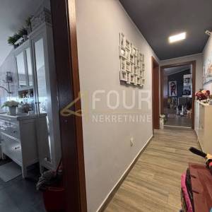Novi Vinodolski, 66m2, 1s+db, lođa, pogled na more
