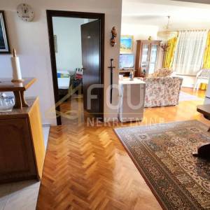 Novi Vinodolski, 89.12m2, 3s+db, balkon i lođa