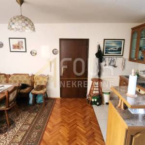 Novi Vinodolski, 89.12m2, 3s+db, balkon i lođa