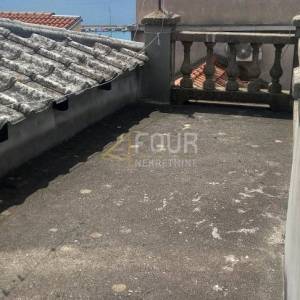 Novi Vinodolski, 92m2, dvojna kuća 150m od mora