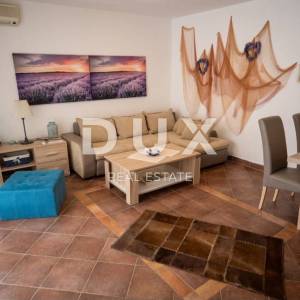 NOVI VINODOLSKI - apartman s prekrasnom terasom 100 m od mora
