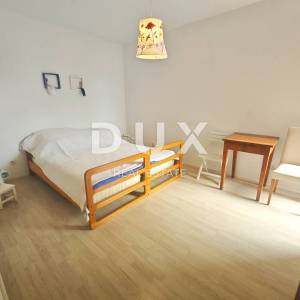 NOVI VINODOLSKI - Apartman 2S+DB, 200 metara od plaže!