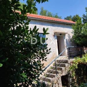 NOVI VINODOLSKI, BRIBIR - lijepa kamena samostojeća kuća