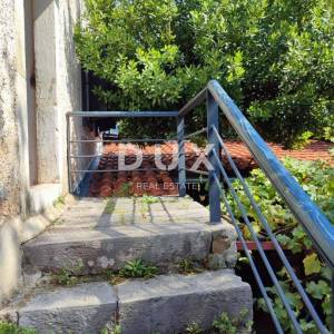 NOVI VINODOLSKI, BRIBIR - lijepa kamena samostojeća kuća
