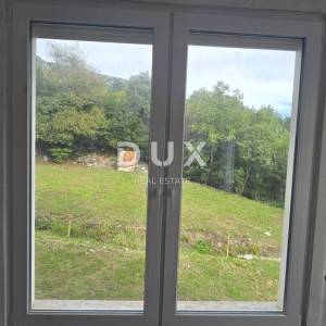 NOVI VINODOLSKI, BRIBIR - Novogradnja u srcu Bribira, 88m2