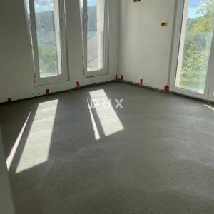 NOVI VINODOLSKI, BRIBIR - Novogradnja u srcu Bribira, 88m2