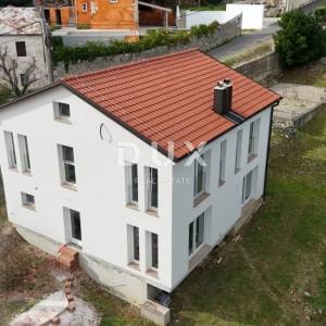 NOVI VINODOLSKI, BRIBIR - Novogradnja u srcu Bribira, 88m2