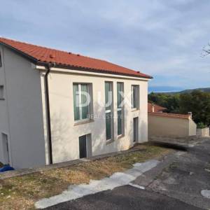 NOVI VINODOLSKI, BRIBIR - Novogradnja u srcu Bribira, 88m2
