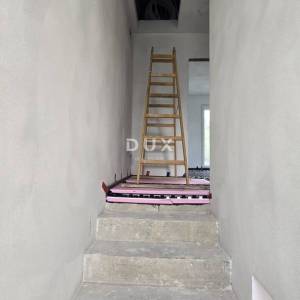 NOVI VINODOLSKI, BRIBIR - Novogradnja u srcu Bribira, 88m2