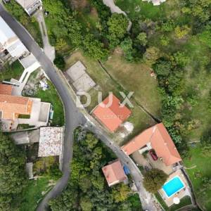 NOVI VINODOLSKI, BRIBIR - Novogradnja u srcu Bribira, 88m2