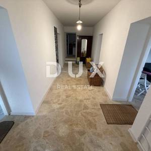 NOVI VINODOLSKI, BRIBIR - Samostojeća kuća, 2 apartmana, garaža, uređeno!