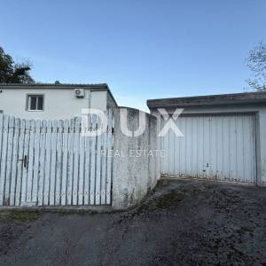 NOVI VINODOLSKI, BRIBIR - Samostojeća kuća, 2 apartmana, garaža, uređeno!