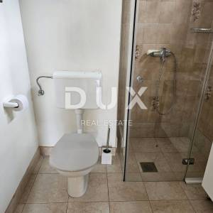 NOVI VINODOLSKI, CENTAR - TOP LOKACIJA! Kuća s velikim potencijalom