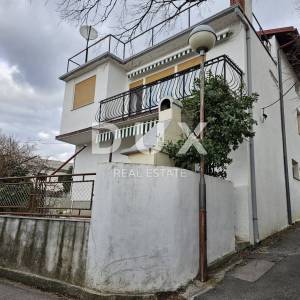 NOVI VINODOLSKI, CENTAR - TOP LOKACIJA! Kuća s velikim potencijalom