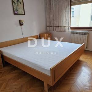 NOVI VINODOLSKI, CENTAR - TOP LOKACIJA! Kuća s velikim potencijalom