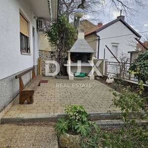 NOVI VINODOLSKI, CENTAR - TOP LOKACIJA! Kuća s velikim potencijalom