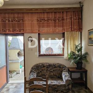 NOVI VINODOLSKI, CENTAR - TOP LOKACIJA! Kuća s velikim potencijalom