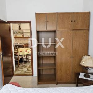 NOVI VINODOLSKI, CENTAR - TOP LOKACIJA! Kuća s velikim potencijalom