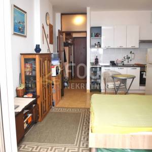 Novi Vinodolski, garsonijera, 28.85m2, lođa, pogled na more