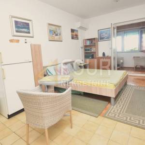 Novi Vinodolski, garsonijera, 28.85m2, lođa, pogled na more