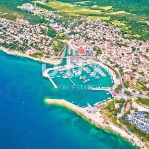 NOVI VINODOLSKI - građevinsko zemljište 500 m od mora