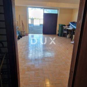 NOVI VINODOLSKI, KLENOVICA - kuća od 150m2 s pogledom na more