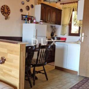 NOVI VINODOLSKI, KLENOVICA - kuća od 150m2 s pogledom na more