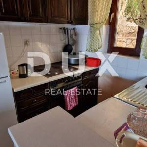NOVI VINODOLSKI, KLENOVICA - kuća od 150m2 s pogledom na more