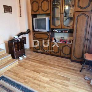 NOVI VINODOLSKI, KLENOVICA - kuća od 150m2 s pogledom na more