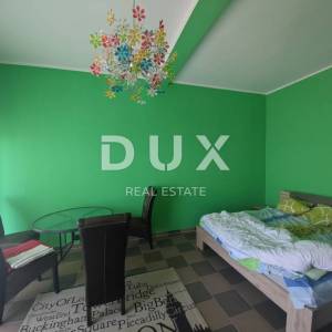 Novi Vinodolski, Klenovica - Uređena kuća s dva apartmana i garažom