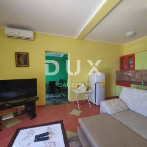 Novi Vinodolski, Klenovica - Uređena kuća s dva apartmana i garažom