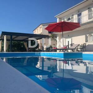 NOVI VINODOLSKI, KLENOVICA - INVESTICIJA! Luksuzna kuća za odmor 180m od mora