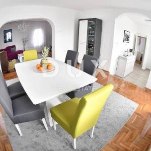 NOVI VINODOLSKI, KLENOVICA - INVESTICIJA! Luksuzna kuća za odmor 180m od mora