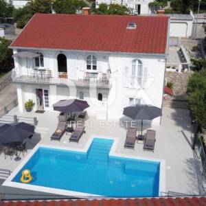 NOVI VINODOLSKI, KLENOVICA - INVESTICIJA! Luksuzna kuća za odmor 180m od mora