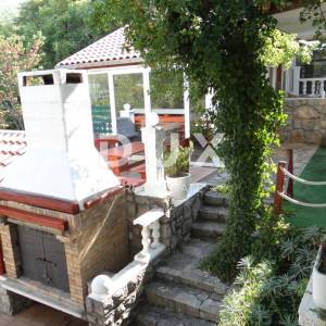 NOVI VINODOLSKI, KLENOVICA - samostojeća kuća s pogledom na more + okućnica! PRILIKA! 