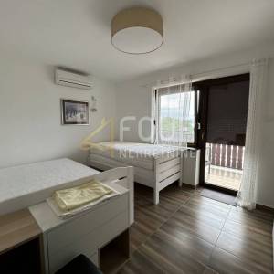 Novi Vinodolski, Klenovica, 39.32m2, 1skl, lođa, pogled na more