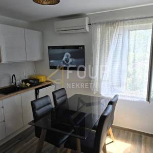 Novi Vinodolski, Klenovica, 39.32m2, 1skl, lođa, pogled na more
