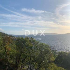 NOVI VINODOLSKI, KRMPOTE - GRAĐEVINSKO ZEMLJIŠTE S POGLEDOM NA MORE!!! 2.600 m2