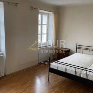 Novi Vinodolski, kuća 1. red do mora, 87m2