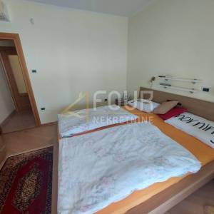 Novi Vinodolski, kuća 1. red do mora + vez za barku