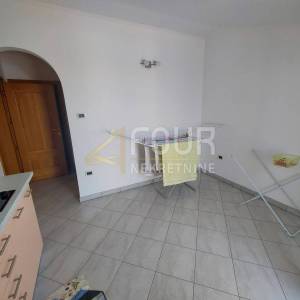Novi Vinodolski, kuća 1. red do mora + vez za barku