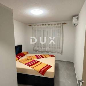 NOVI VINODOLSKI - Kuća s okućnicom u centru